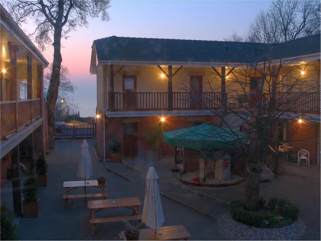 Patio Apartamenty I Pokoje Niechorze Dış mekan fotoğraf